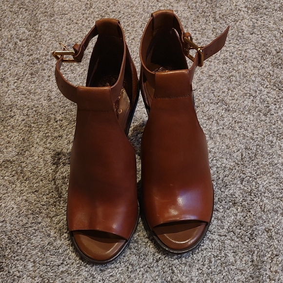 Vince Camuto Tan Leather Peep-Toe Heels - Picture 3 of 8